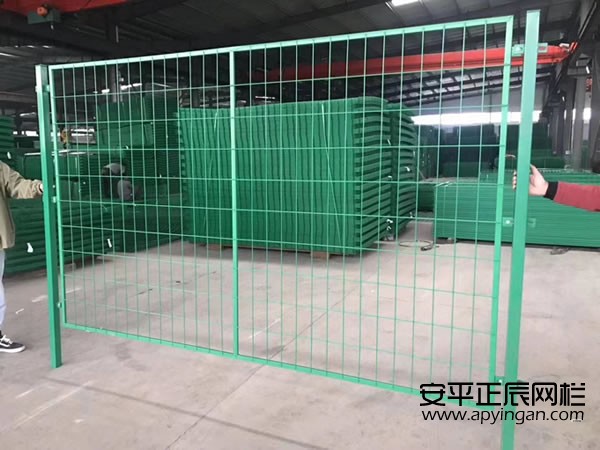 框架護(hù)欄網(wǎng)的特點(diǎn)和優(yōu)點(diǎn)