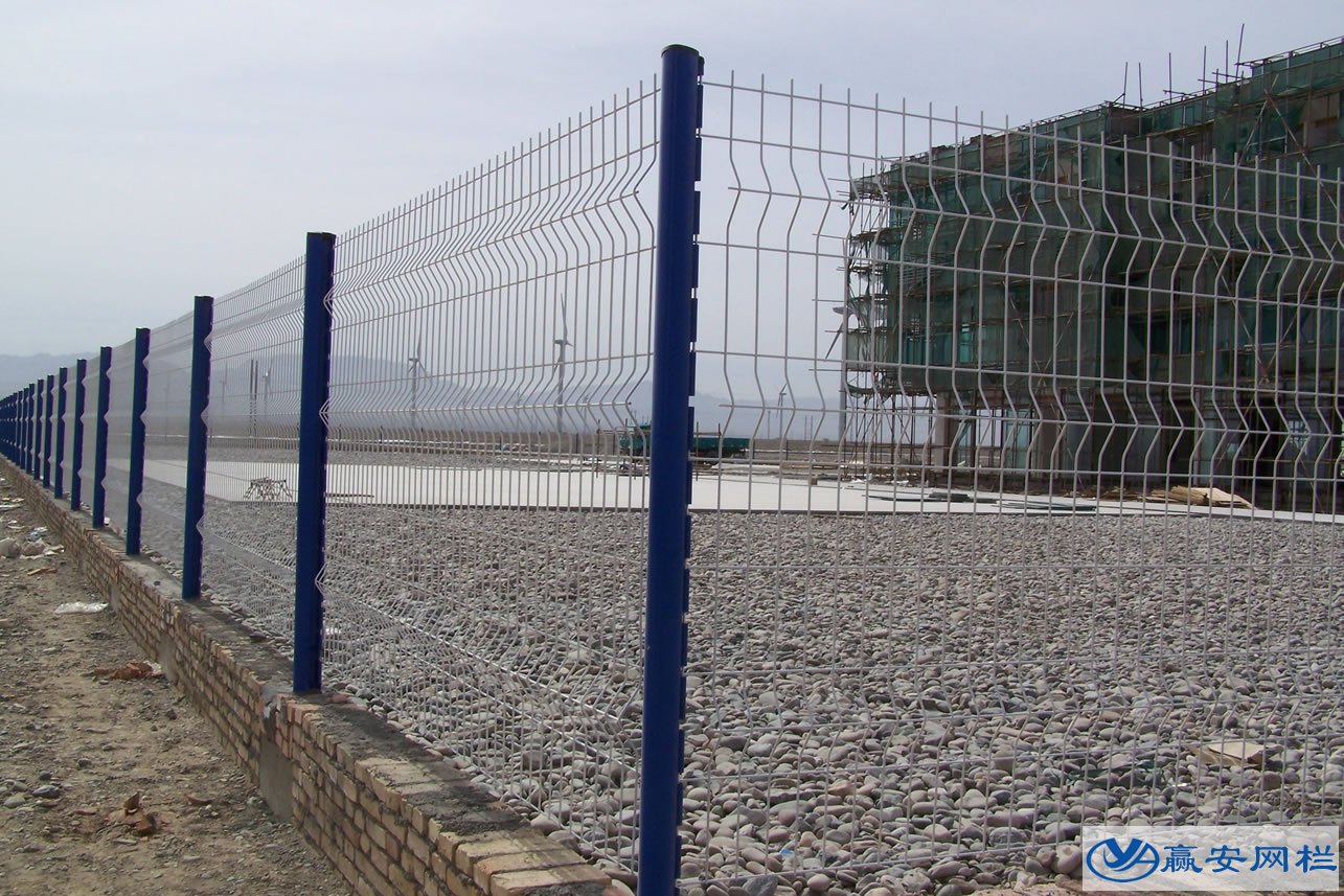 金屬護(hù)欄網(wǎng)