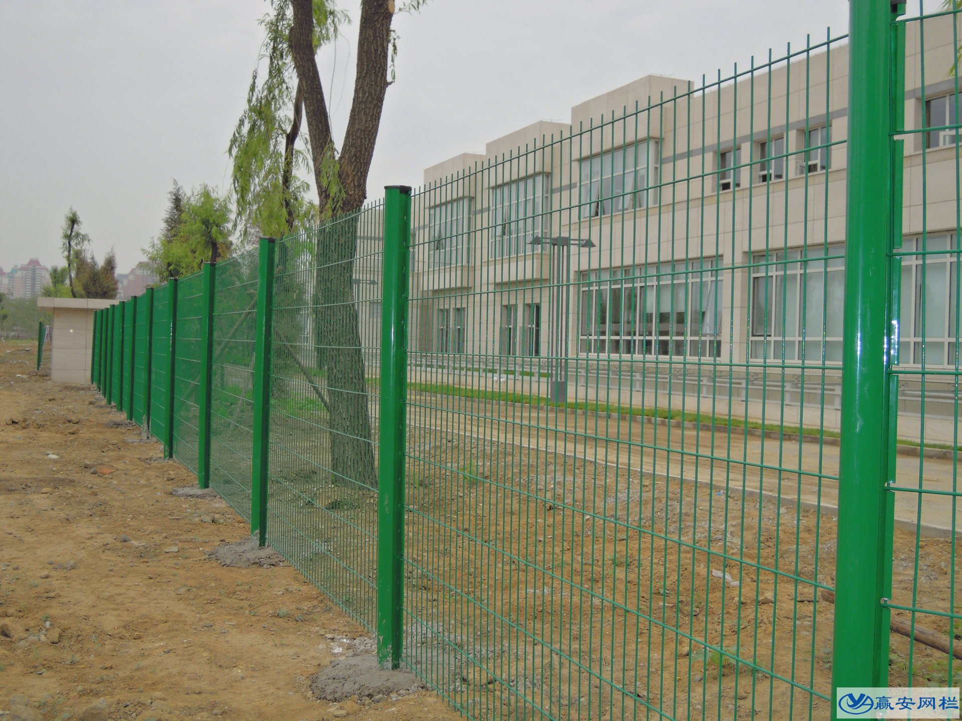 公路護(hù)欄網(wǎng)價(jià)格