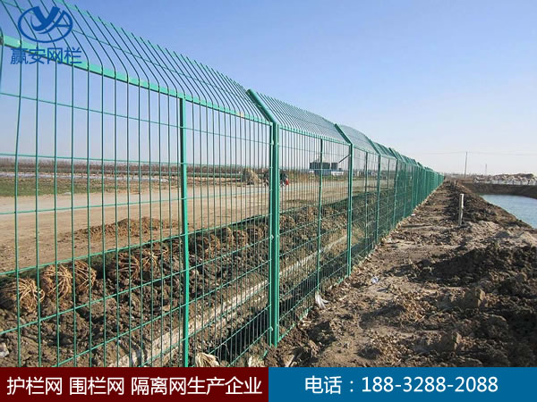 鐵絲網(wǎng)圍欄