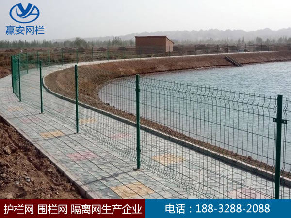 鐵絲網(wǎng)圍欄