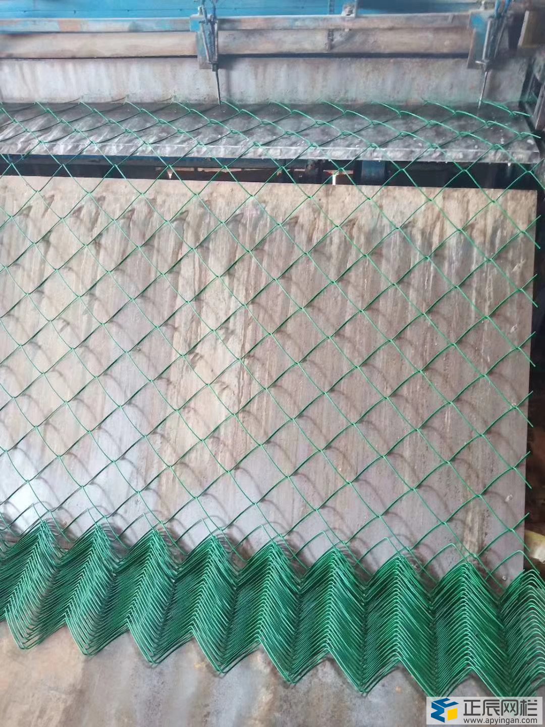 勾花網(wǎng)護欄