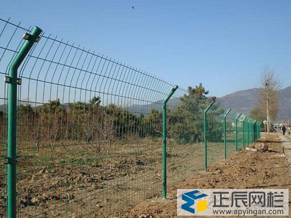 圈地護(hù)欄網(wǎng)
