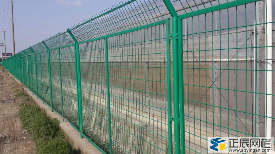 小區(qū)隔離網(wǎng)廠家現(xiàn)貨