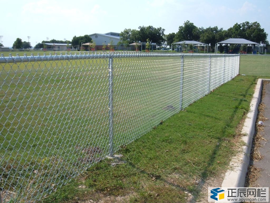 勾花網護欄圖片