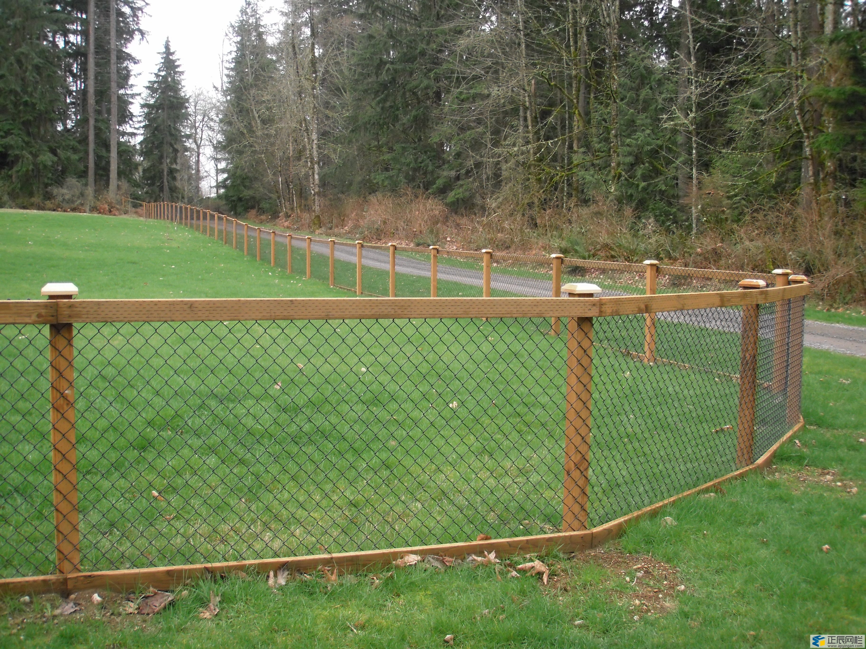 勾花網護欄圖片