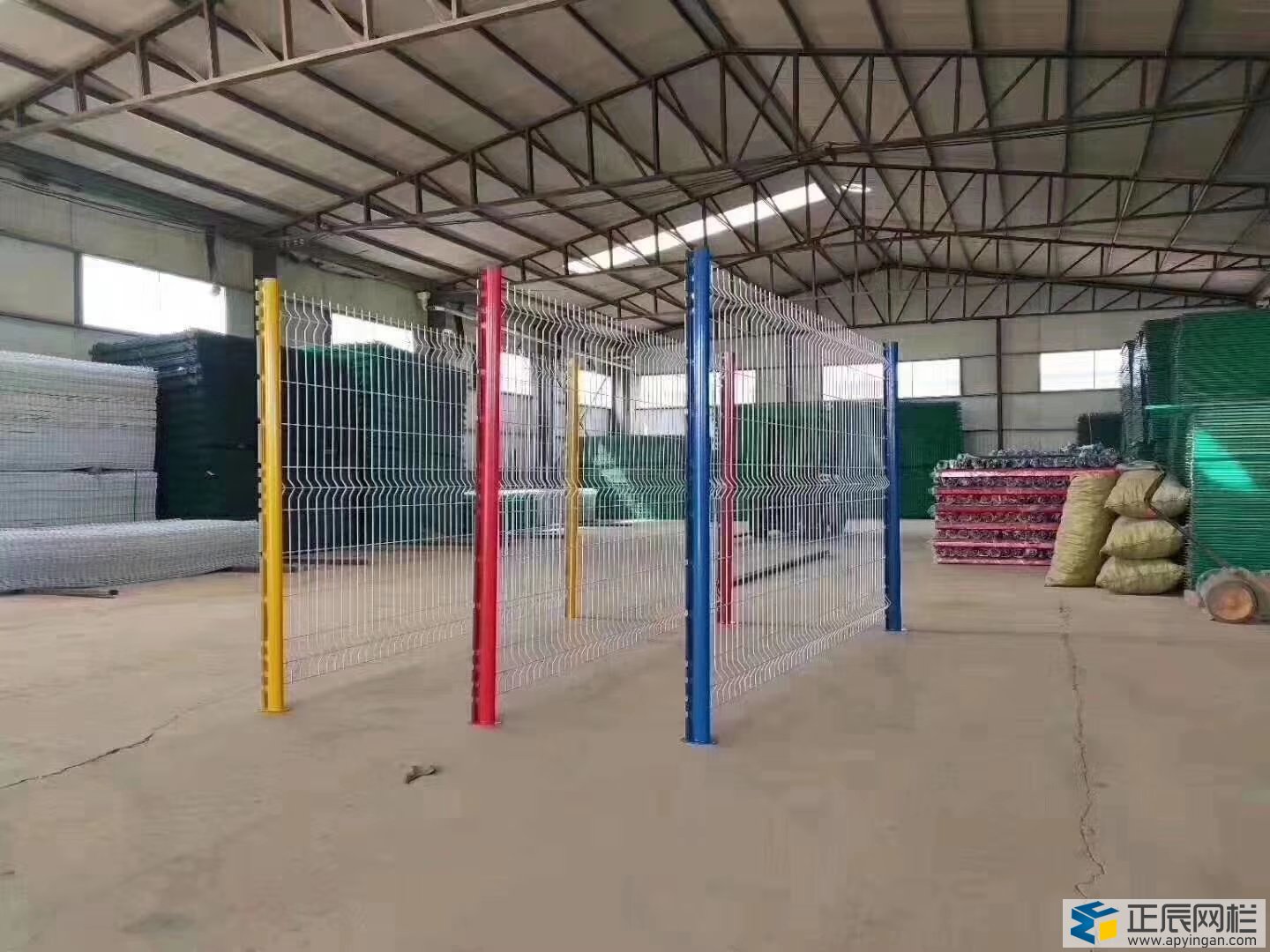 桃型柱護(hù)欄網(wǎng) 桃型柱護(hù)欄網(wǎng)