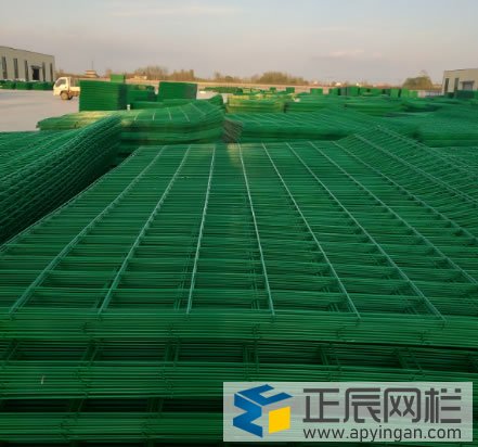 金屬鐵絲護(hù)欄網(wǎng)