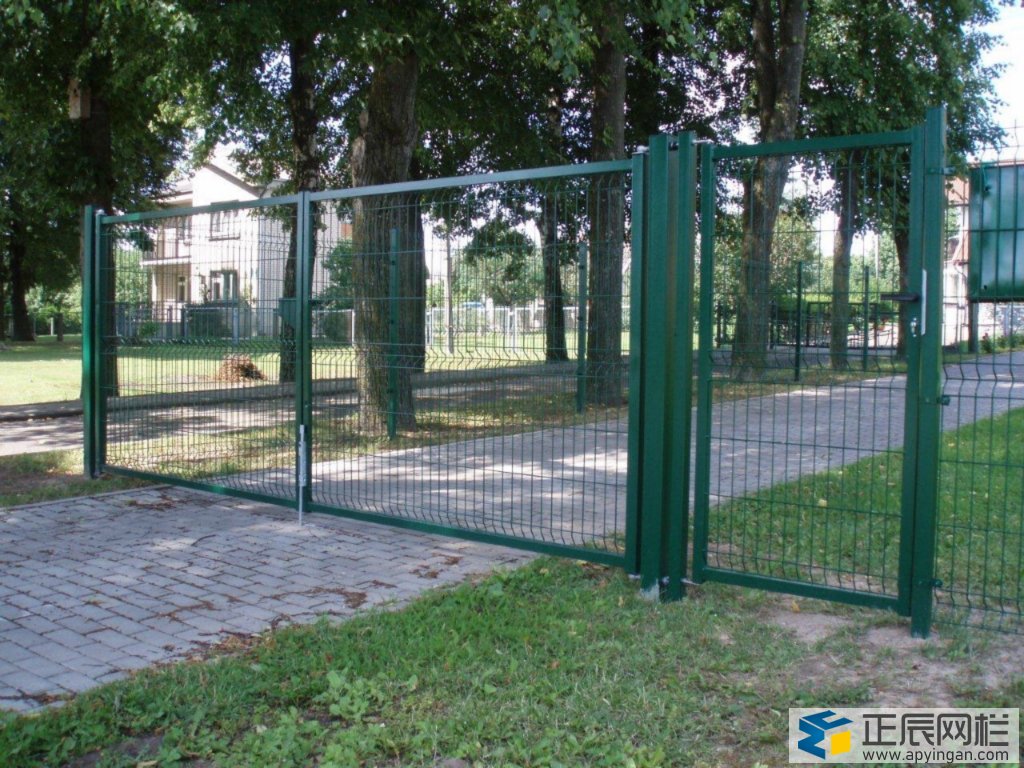 框架護(hù)欄網(wǎng)門(mén)圖片