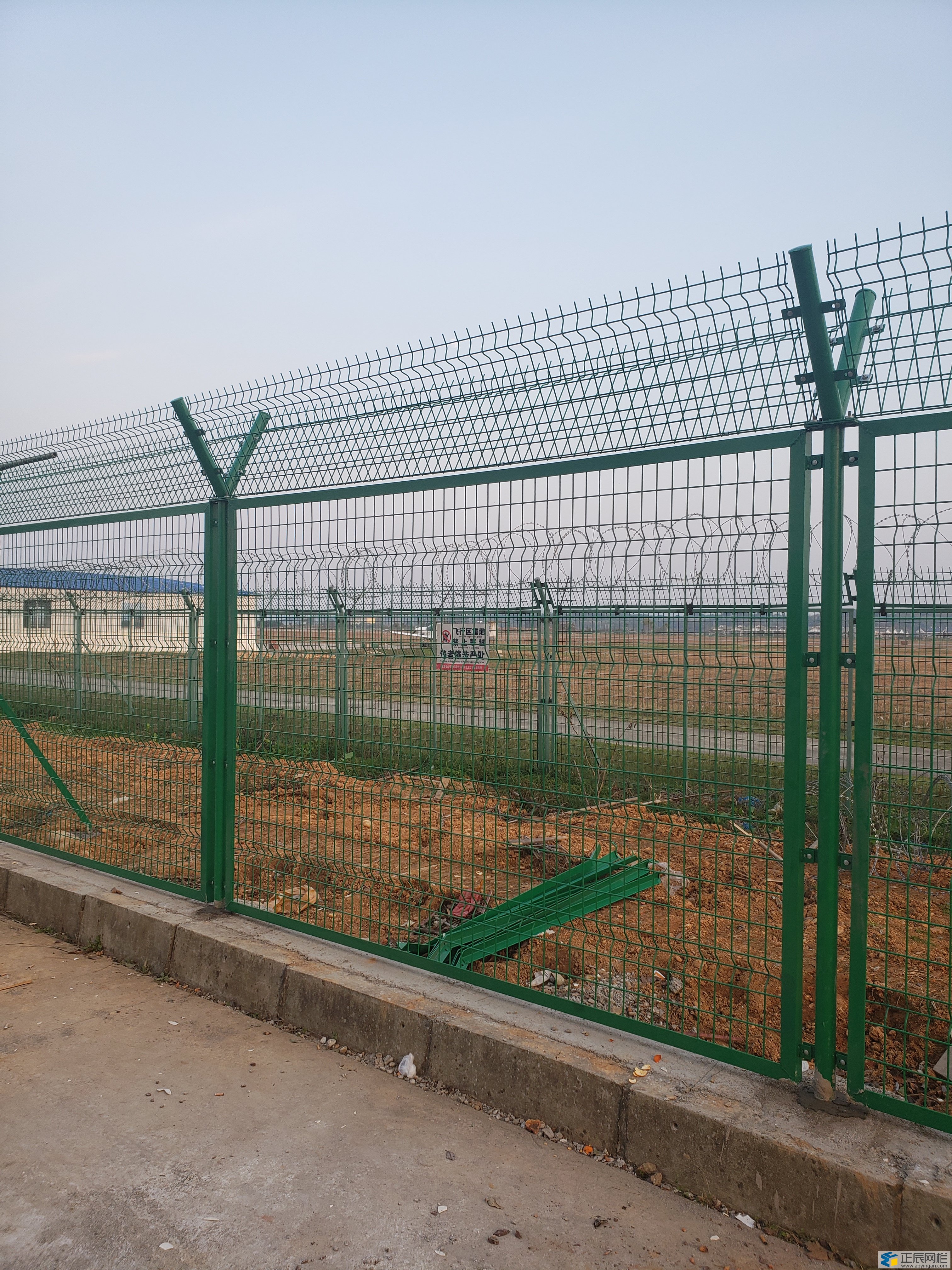 框架護(hù)欄網(wǎng)