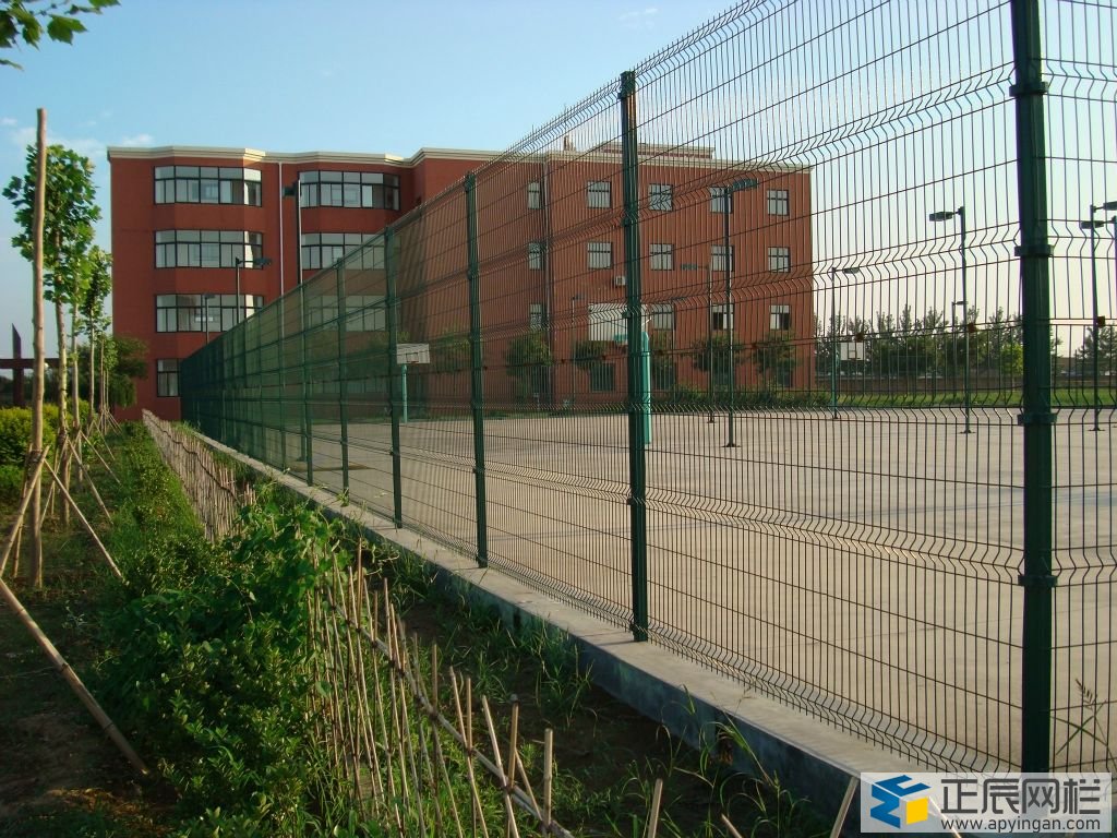 操場護(hù)欄網(wǎng)