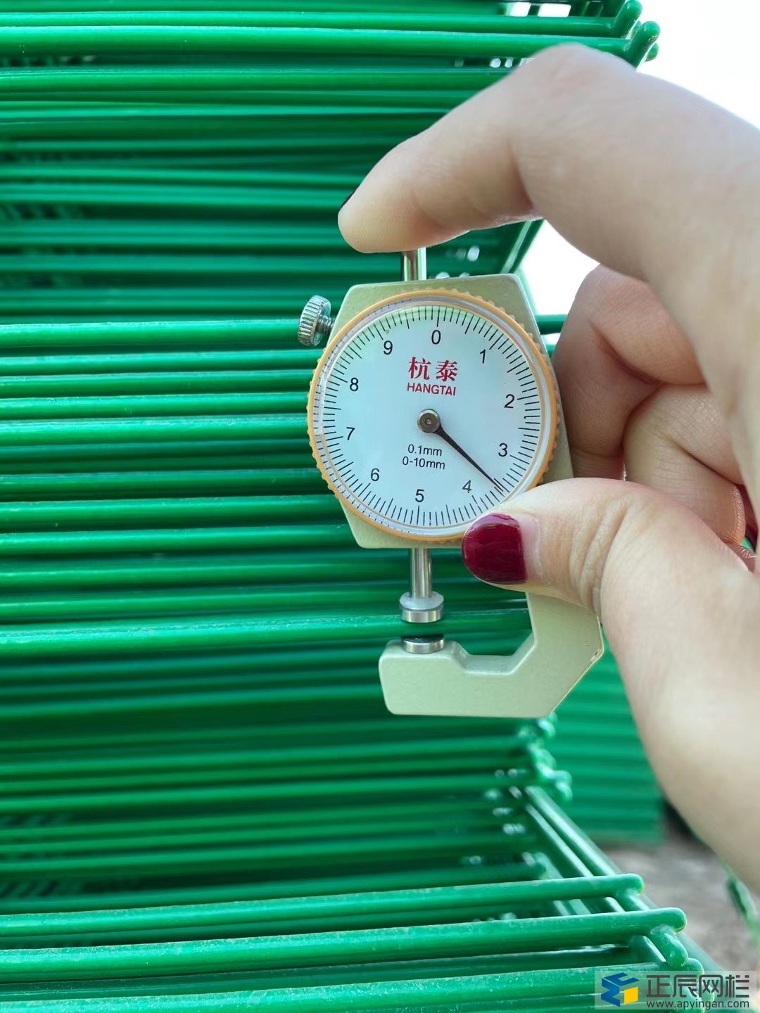 雙邊絲護欄網現貨