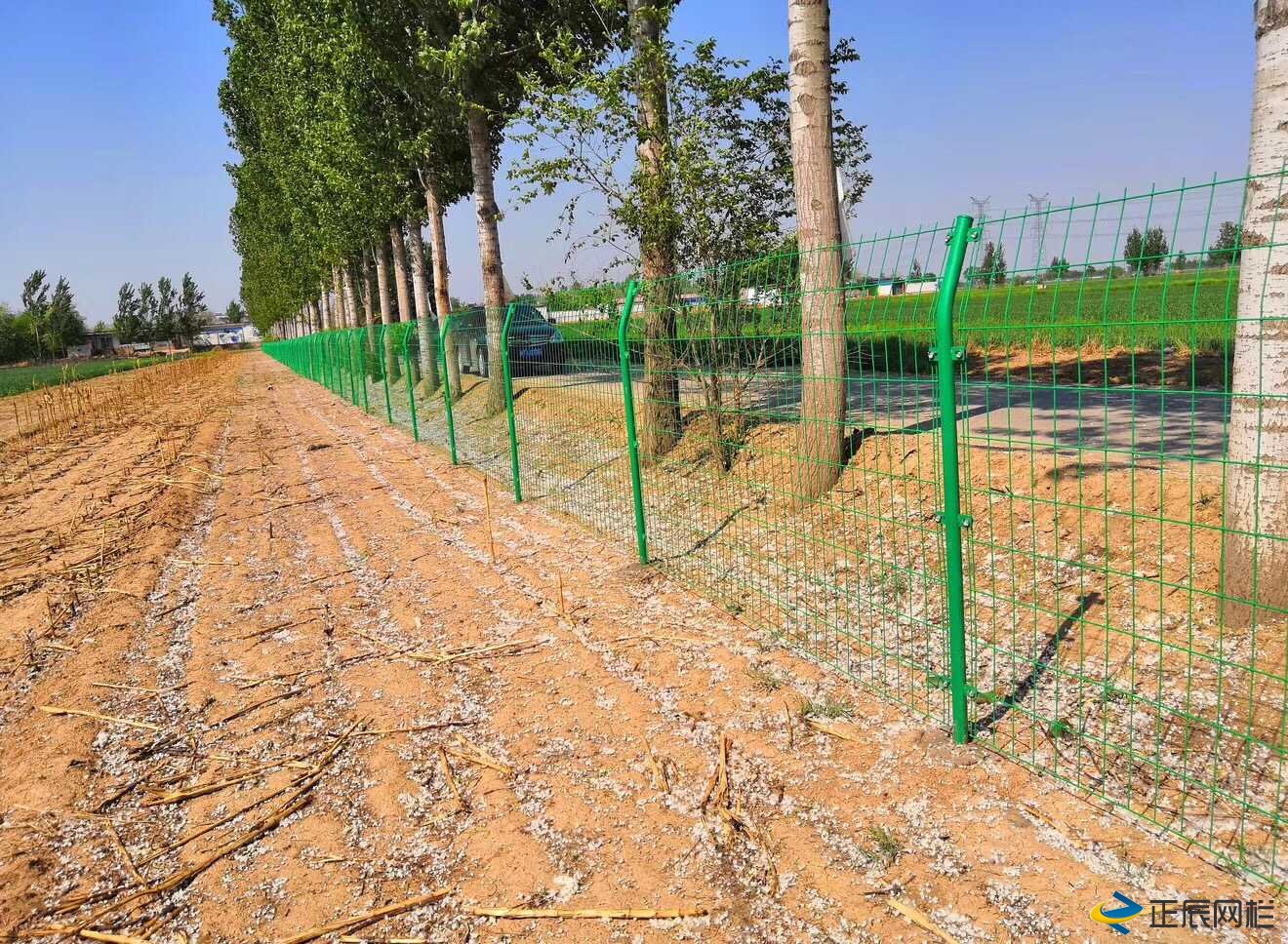 鐵絲網(wǎng)圍欄