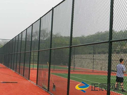專(zhuān)業(yè)的球場(chǎng)圍欄網(wǎng)廠家